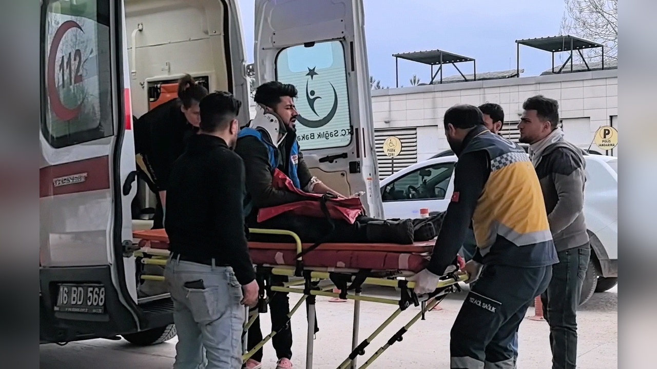 Çatıdan Düşen İş Yeri Sahibi Tadilat Sırasında Ağır Yaralandı