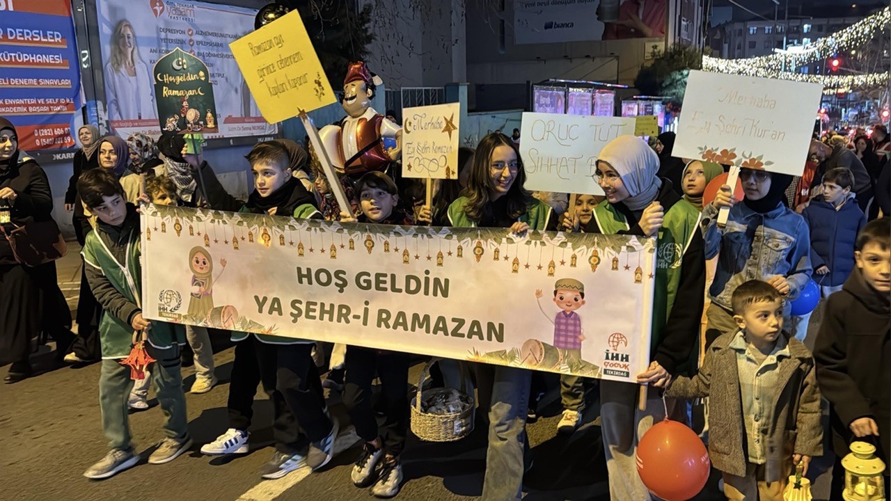 Tekirdağ'da Ramazan Coşkusu Yürüyüşüyle Başladı