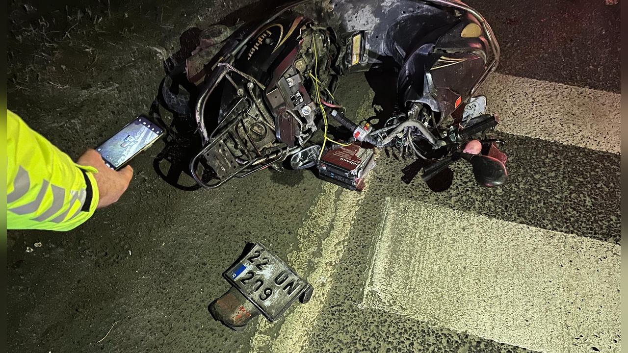 Üç Araçlı Trafik Kazasında Motosiklet Sürücüsü Hayatını Kaybetti