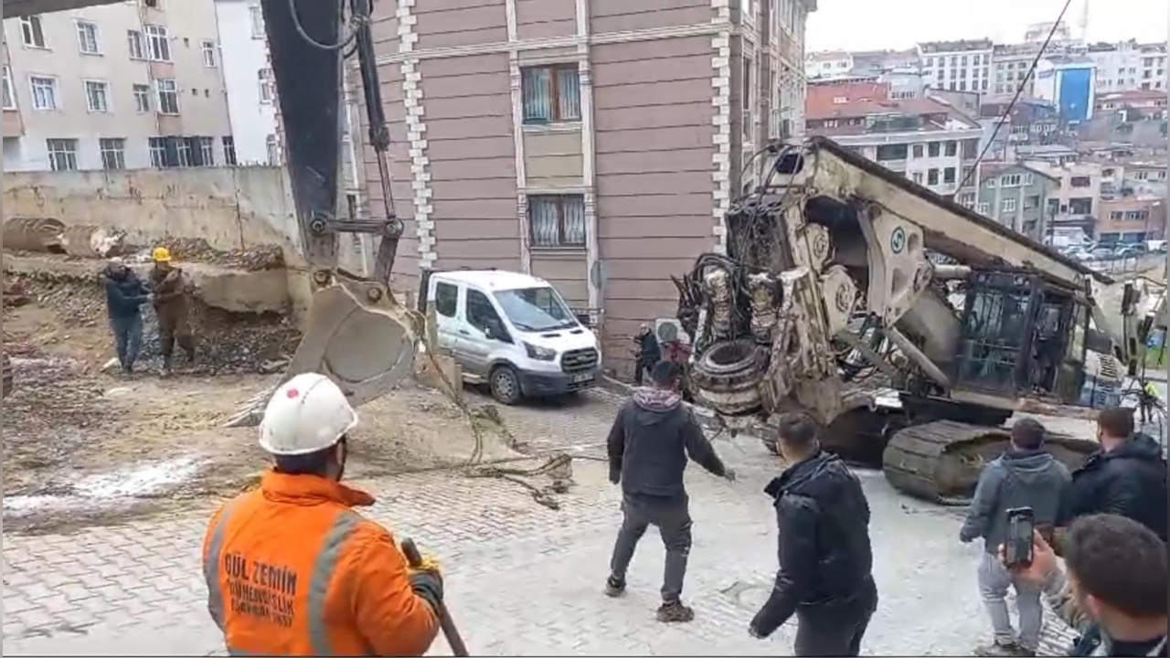 Kağıthane'de Halat Kopması Sonucu İki Kişi Yaralandı