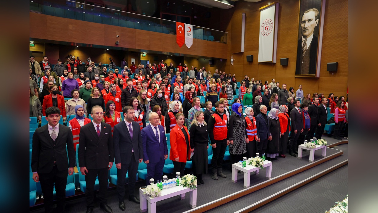 Kızılay Kadın, 100. Yıl Kütüphanesi İçin 'Gönülden Sesler' Projesini Hayata Geçirdi