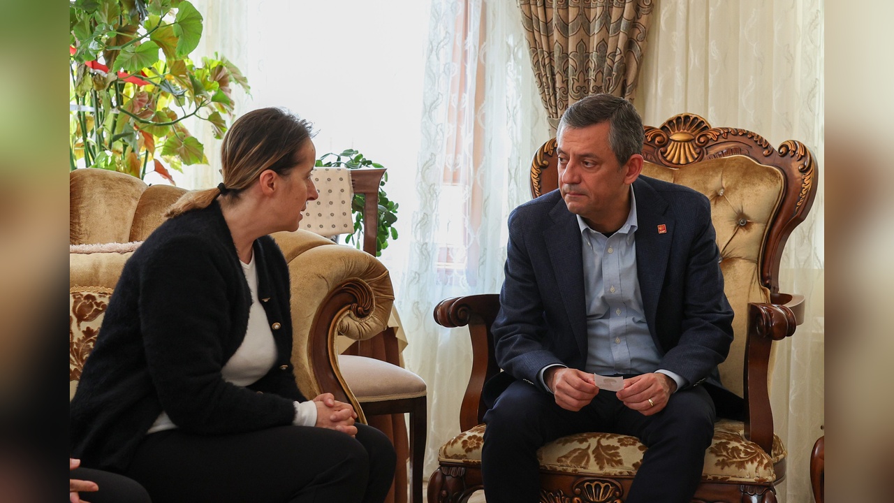 Özgür Özel, Gazetecilere Taziye Ziyaretinde Bulundu
