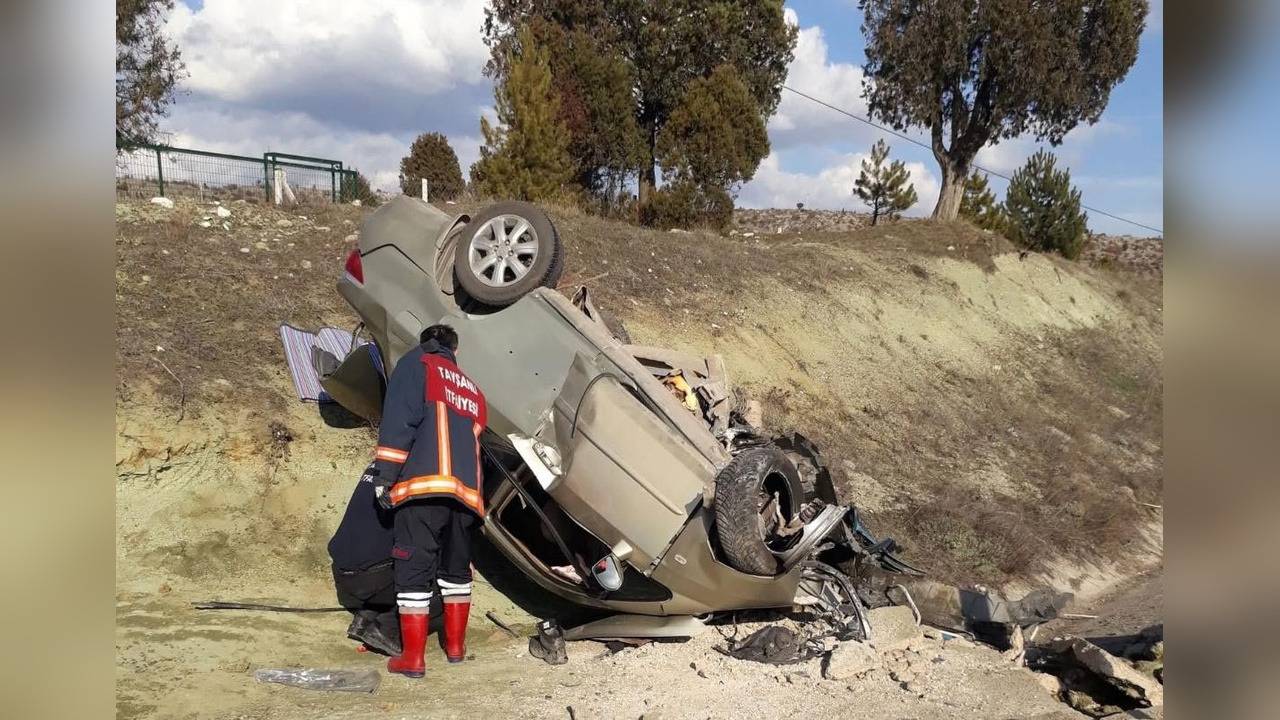 Kütahya'da Trafik Kazası: Sürücü Hayatını Kaybetti