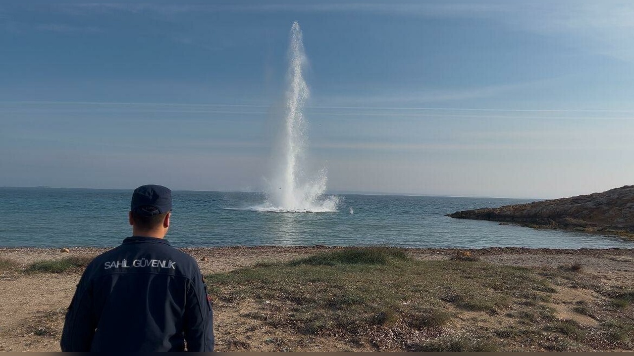 Çanakkale'deki Denizdeki Mayın Başarıyla İmha Edildi