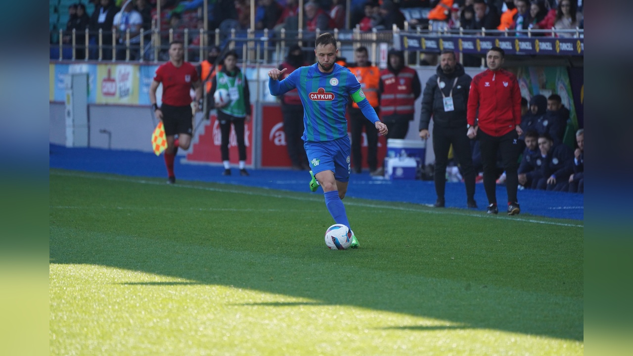 Çaykur Rizespor, Alanyaspor'u 3-1 Mağlup Etti