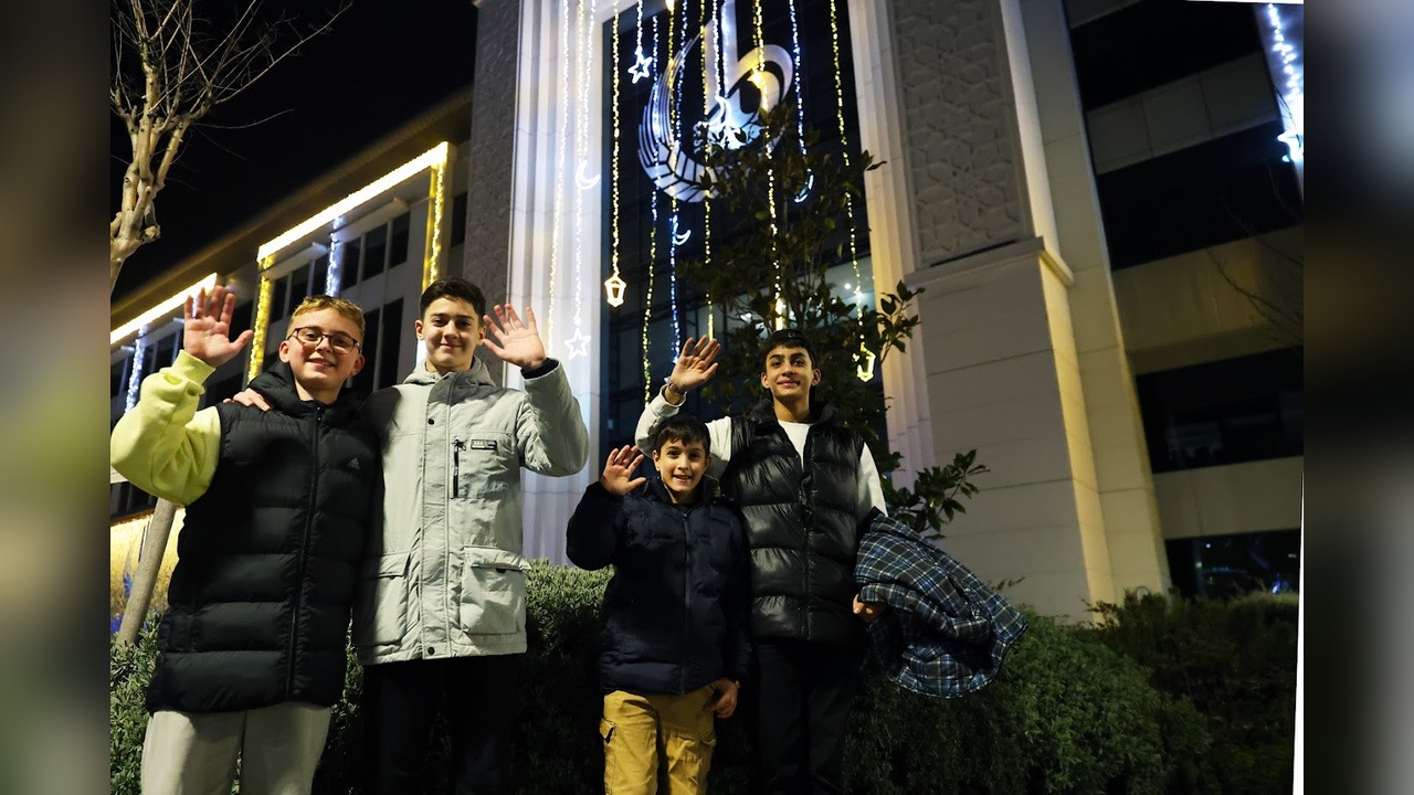 Bağcılar Belediyesi Ramazan İçin Hizmet Binasını Süsledi