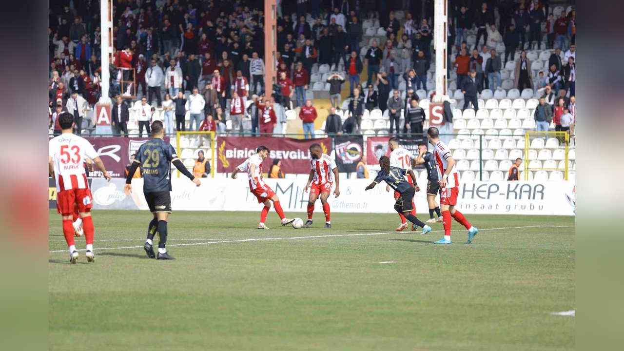 Bandırmaspor, Ümraniyespor'u 2-0 Mağlup Etti
