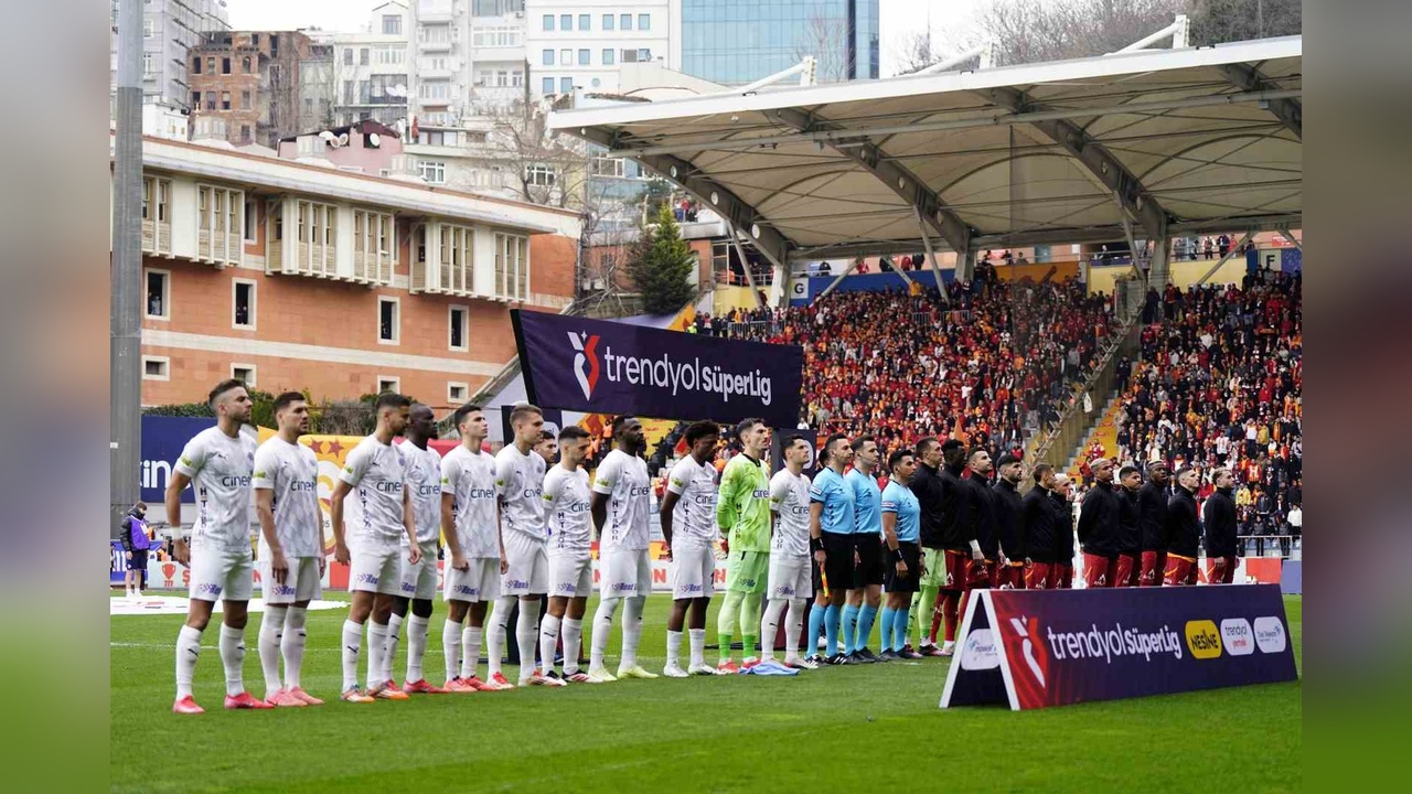 Galatasaray, Kasımpaşa Karşısında Önde