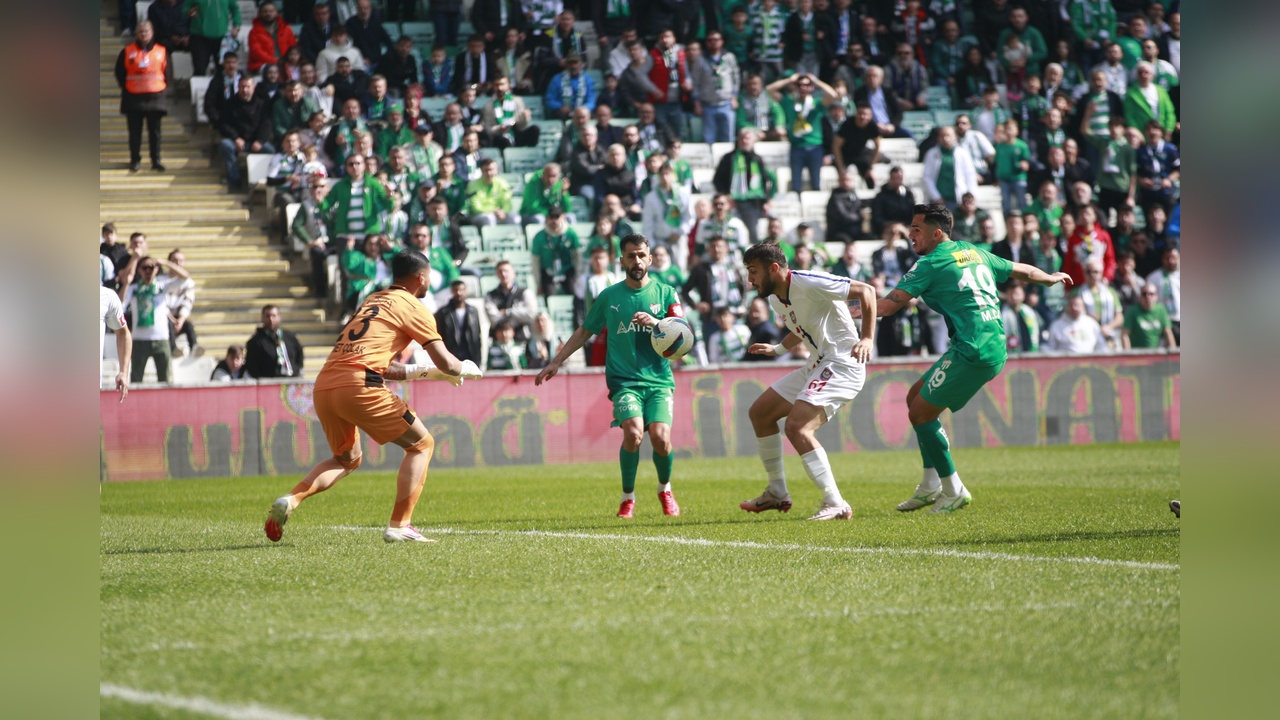Bursaspor ve Silifke Belediyespor Berabere Kaldı