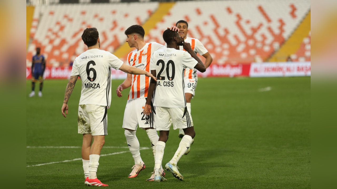 Adanaspor, MKE Ankaragücü'nü 2-0 Mağlup Etti