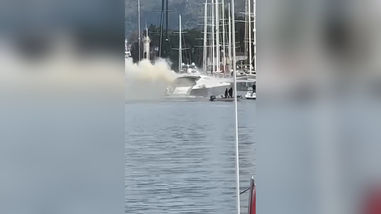 Bodrum Marinada Motoryat Yangını Kameralara Yansıdı