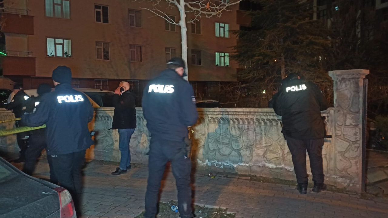 Kadın, Eski Eşini ve Dini Nikahlı Kocasını Vurdu