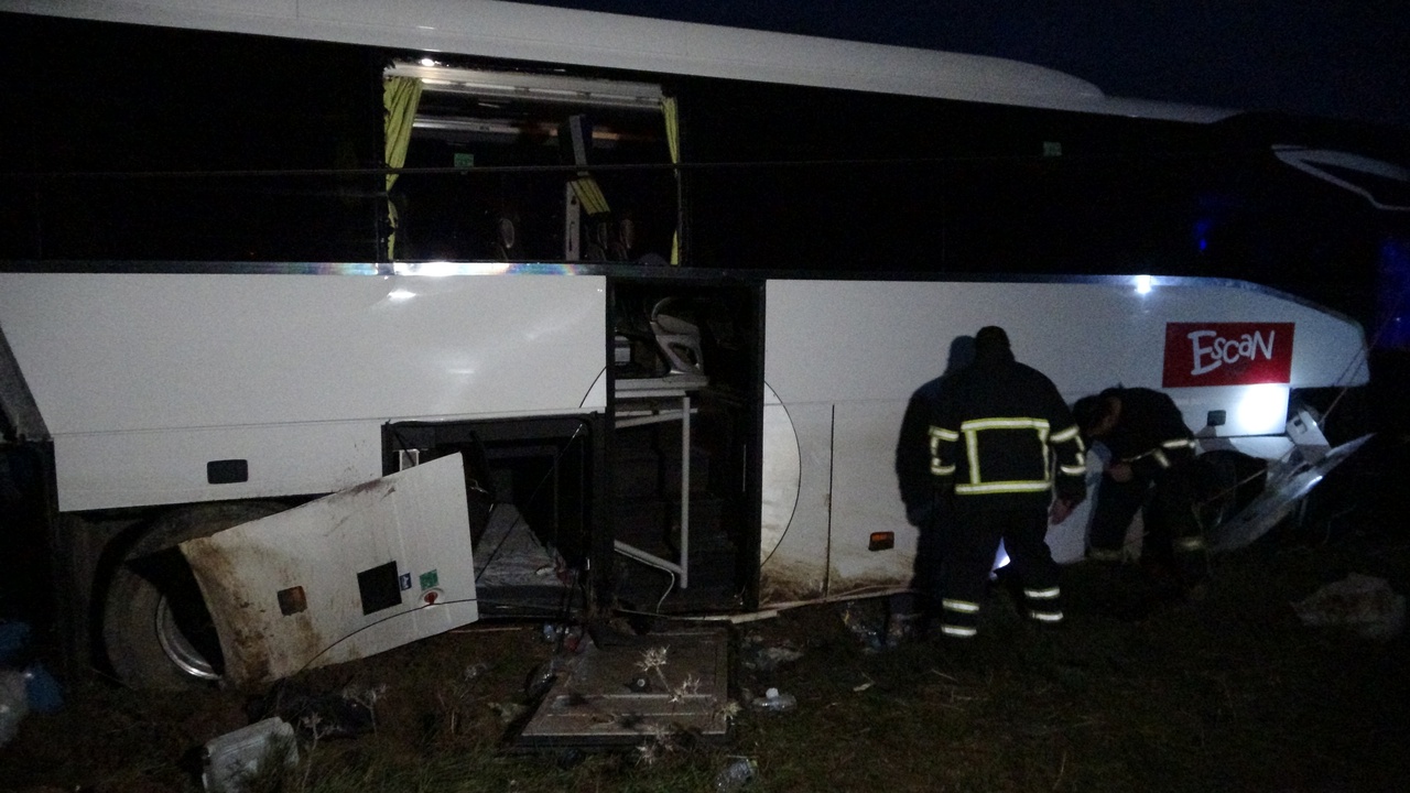 Çanakkale'de Tur Otobüsü Kazası: 11 Kişi Yaralandı