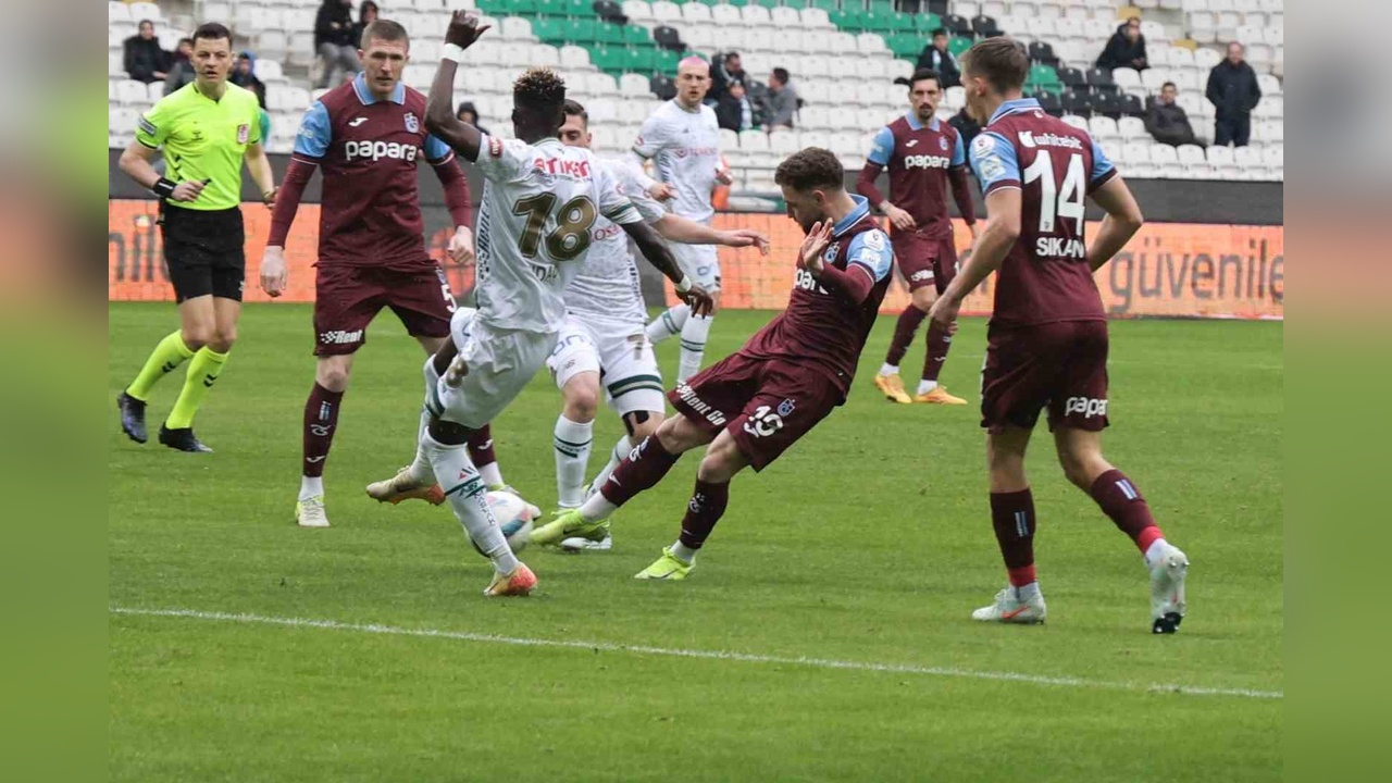 Konyaspor ve Trabzonspor Arasında Golsüz Beraberlik