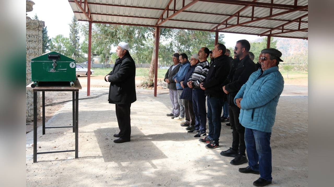 19 Yıl Sonra Öldürüldüğü Belirlenen Kişinin Kemikleri Gömüldü