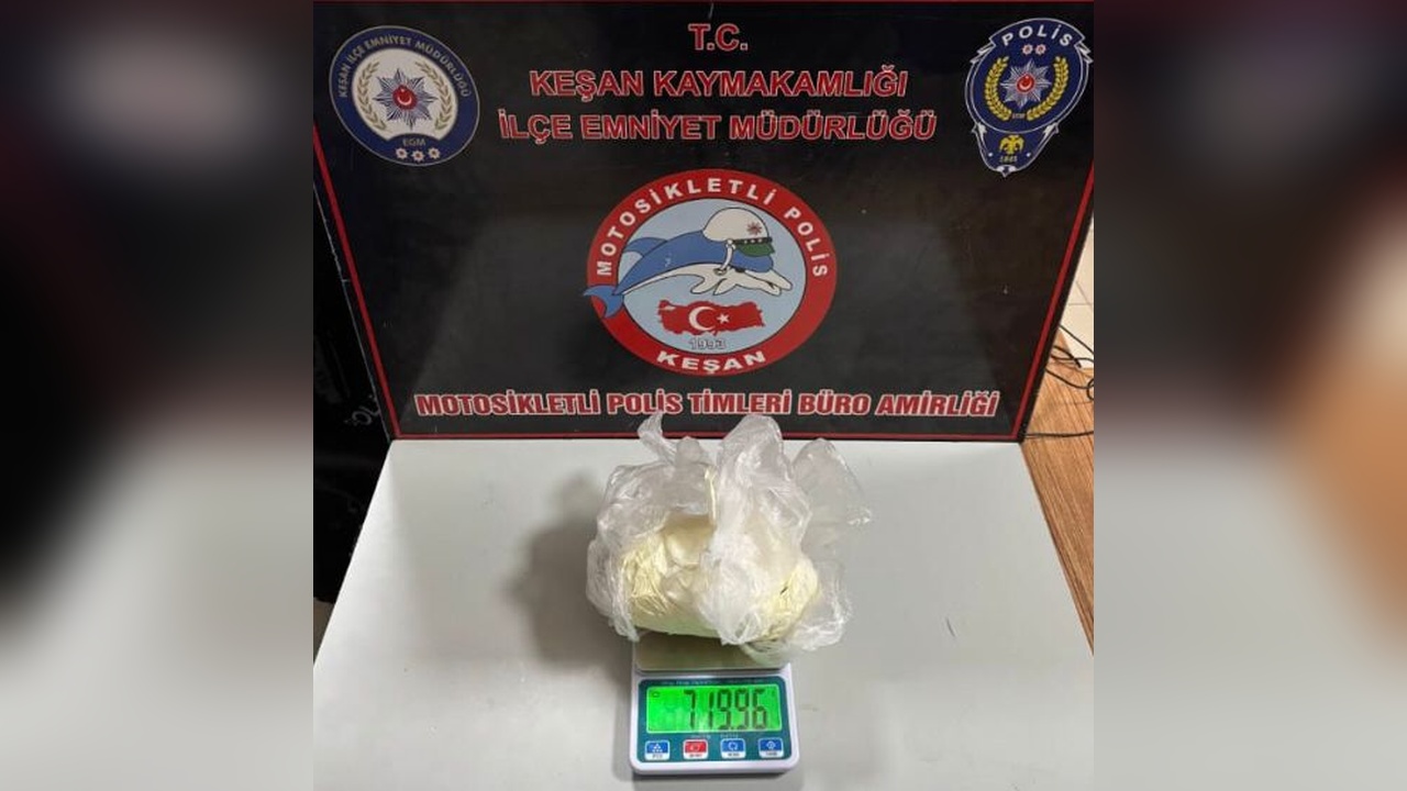Uyuşturucu ile yakalanan teyze ve yeğeni gözaltına alındı