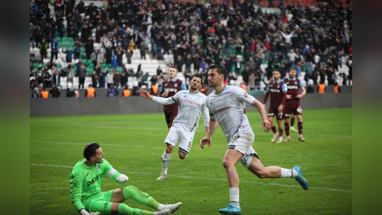 Konyaspor, Trabzonspor'u 1-0 Mağlup Etti