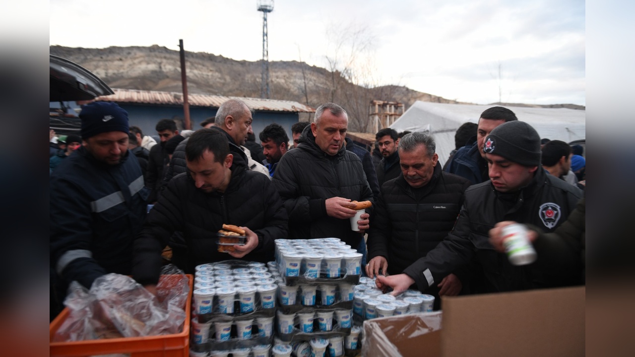 Mansur Yavaş, Çayırhan'daki Madencilerle Buluştu