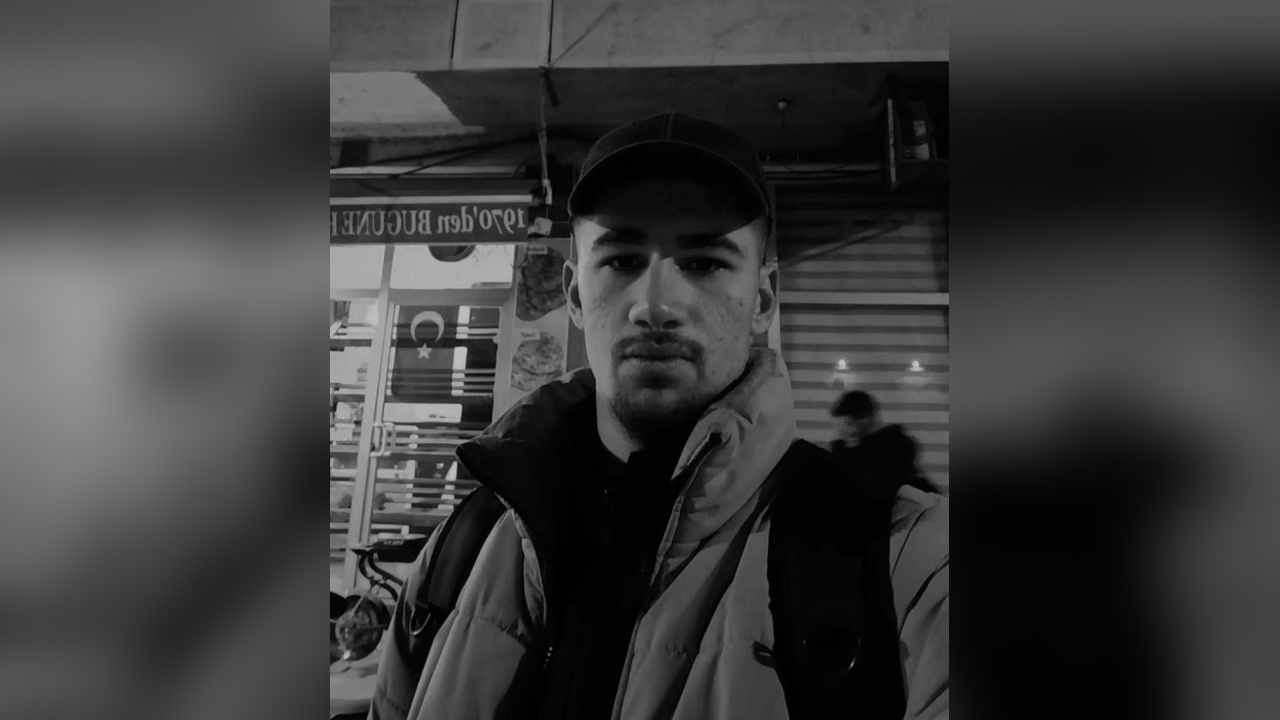 17 Yaşındaki Genç, Arkadaşını Bıçaklayarak Hayatına Son Verdi