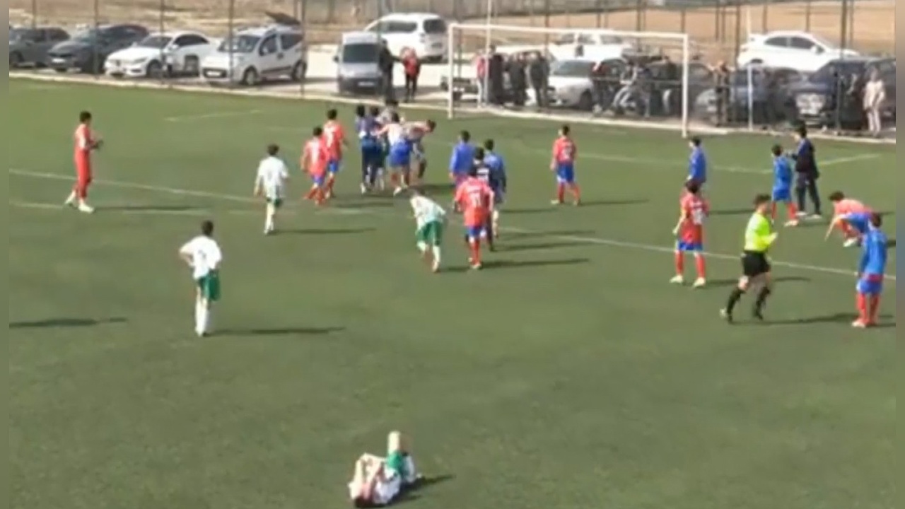 Amatör Futbol Maçında Kavga Çıktı