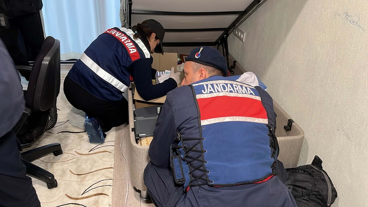 DHKP-C'ye Yönelik İzmir Merkezli Operasyon: 30 Gözaltı