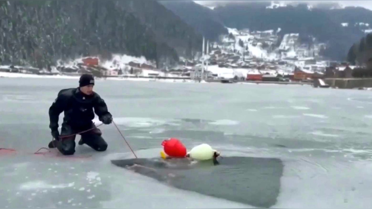 Uzungöl'de Jandarma SAK Timi Buz Altı Dalış Tatbikatı Gerçekleştirdi