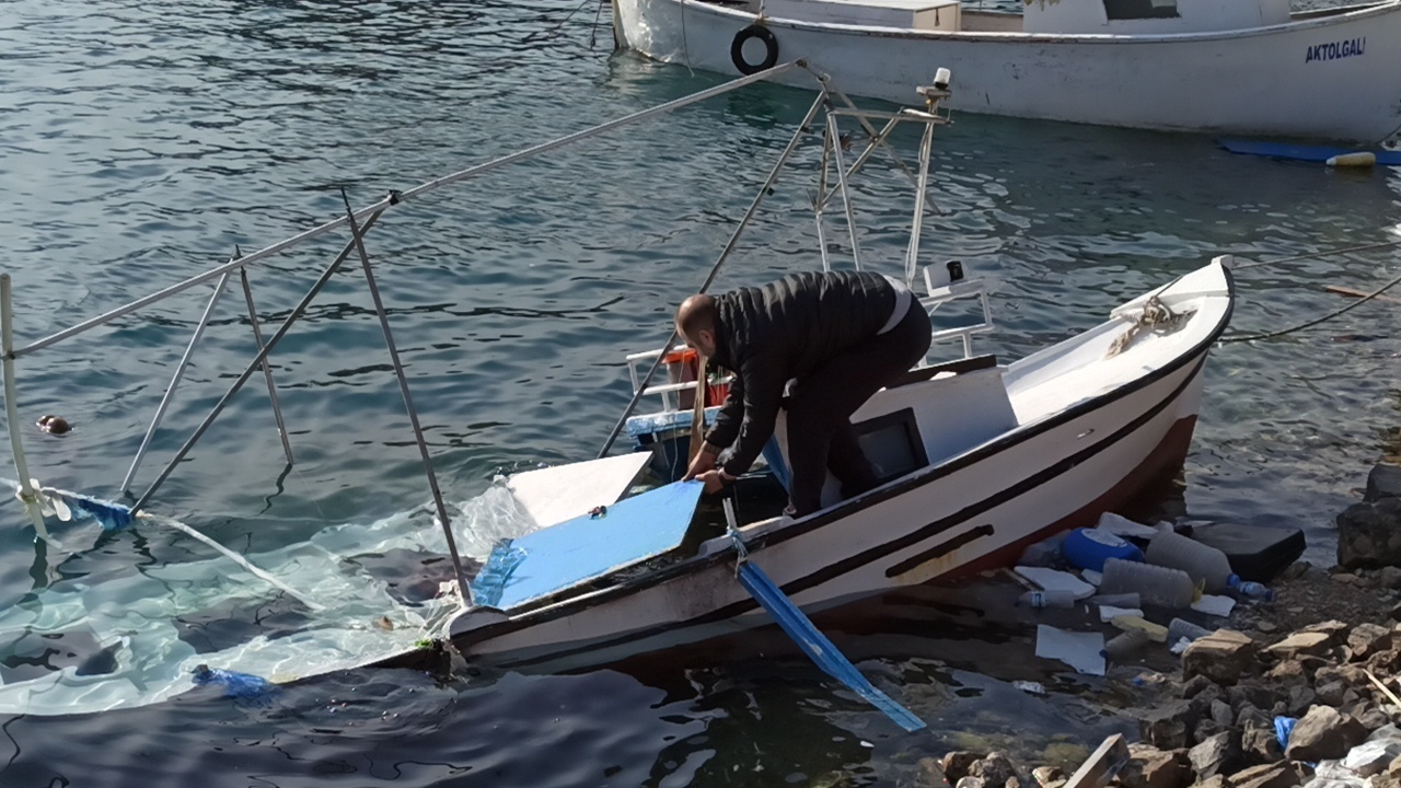 İskenderun'da Fırtına Sonrası Deniz Suyu Seviyesi Düşüş Gösterdi