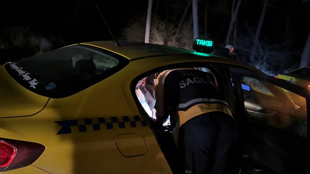 Arnavutköy'de Taksici Gaspa Uğradı, Meslektaşları Yardım Etti