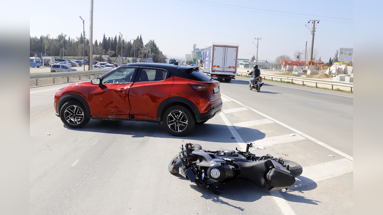 Ehliyetsiz Motosiklet Sürücüsü Trafik Kazasında Ağır Yaralandı