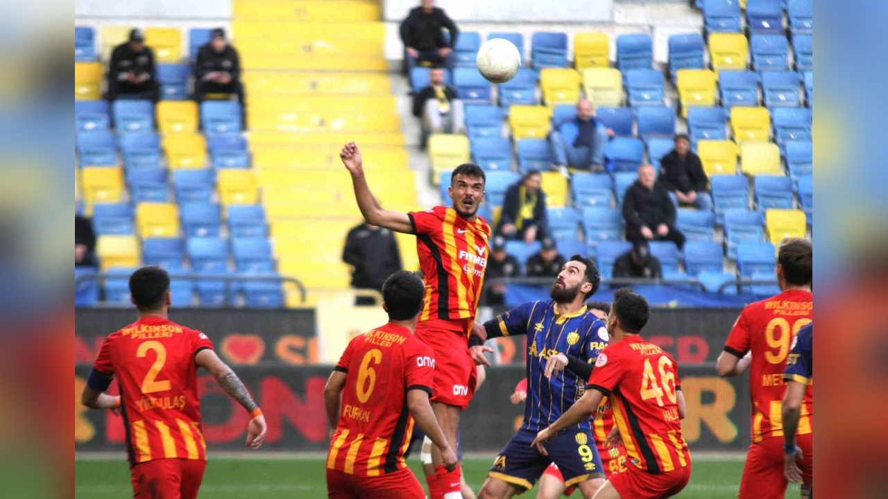 MKE Ankaragücü, Yeni Malatyaspor'u 3-0 Mağlup Etti