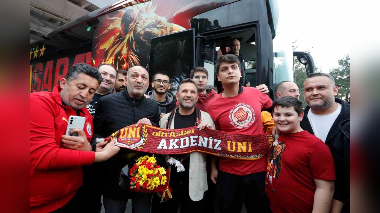 Galatasaray'a Antalya'da Coşkulu Karşılama
