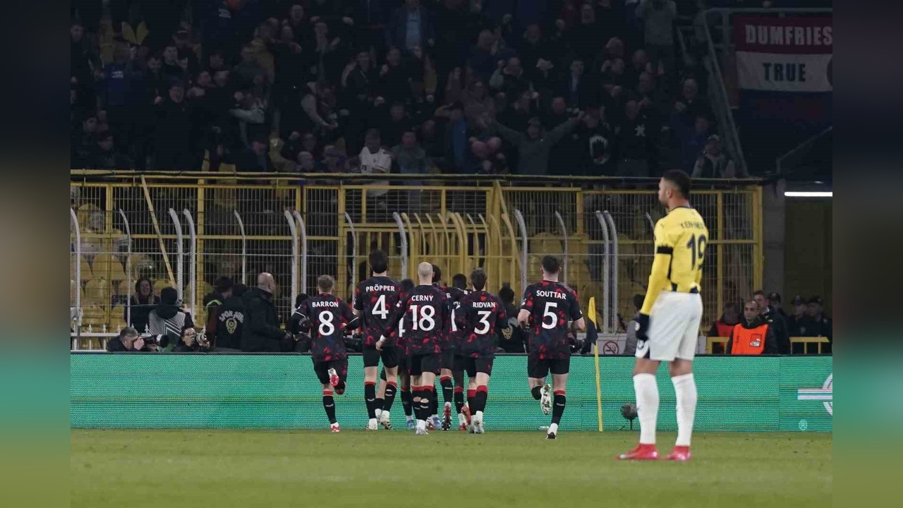 Fenerbahçe, UEFA Avrupa Ligi'nde Rangers'a Yenildi