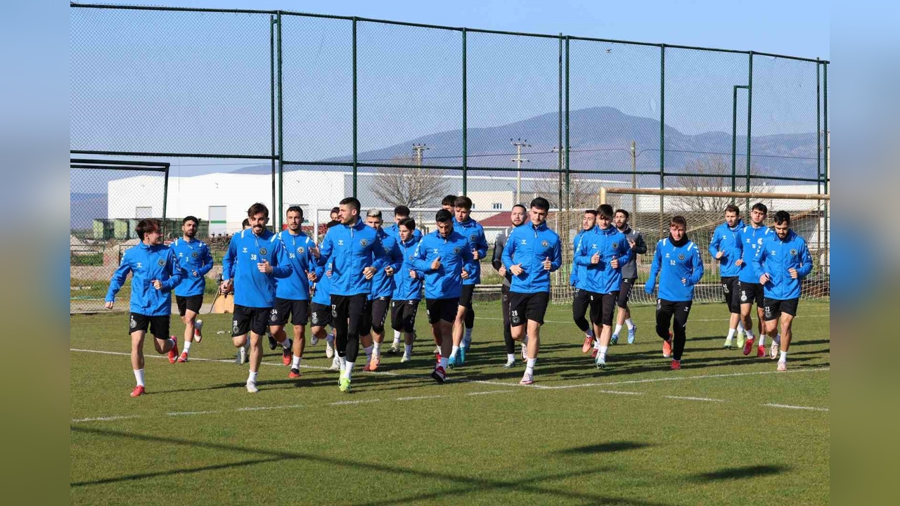 Menemen FK, Arnavutköy Belediyespor'u Ağırlıyor