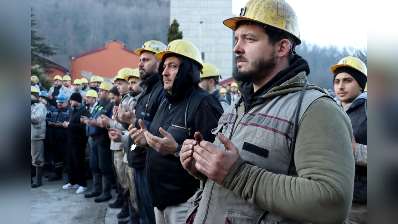 103 Madenci, Grizu Patlamasının 42. Yılında Anıldı