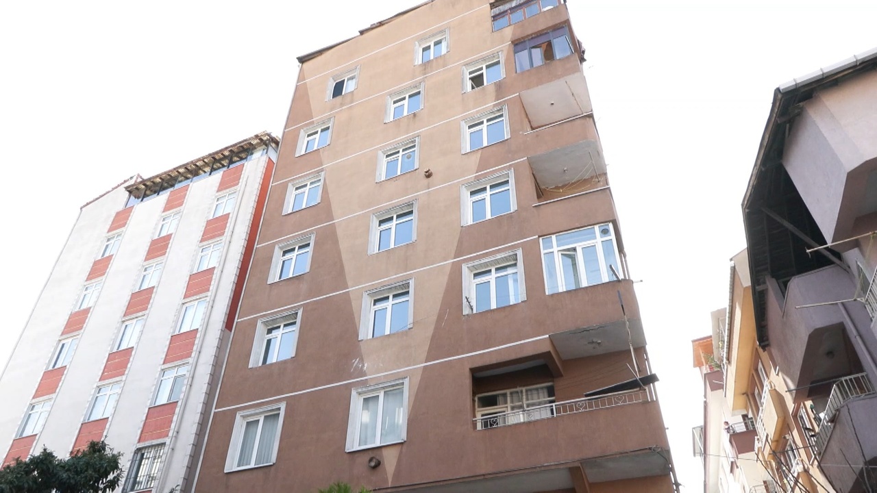 Küçükçekmece'de 8 Katlı Bina Tahliye Edildi