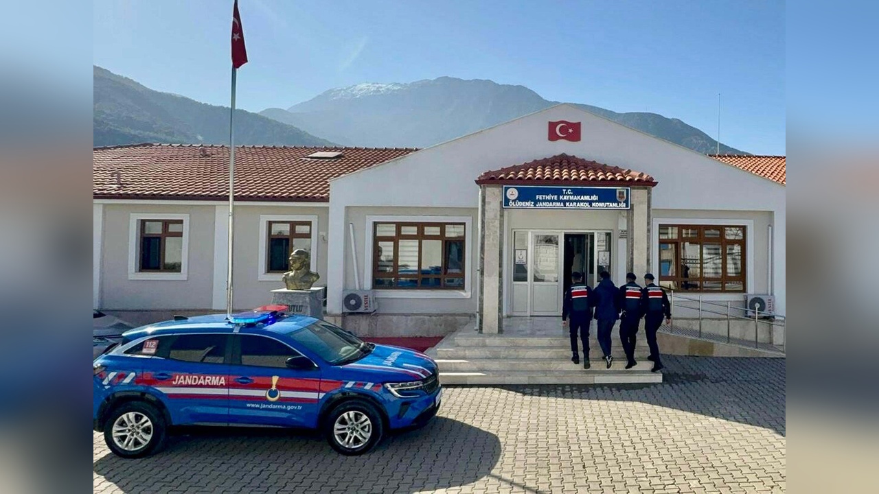 Fethiye'de Kırmızı Bültenle Aranan Şahıs Yakalandı