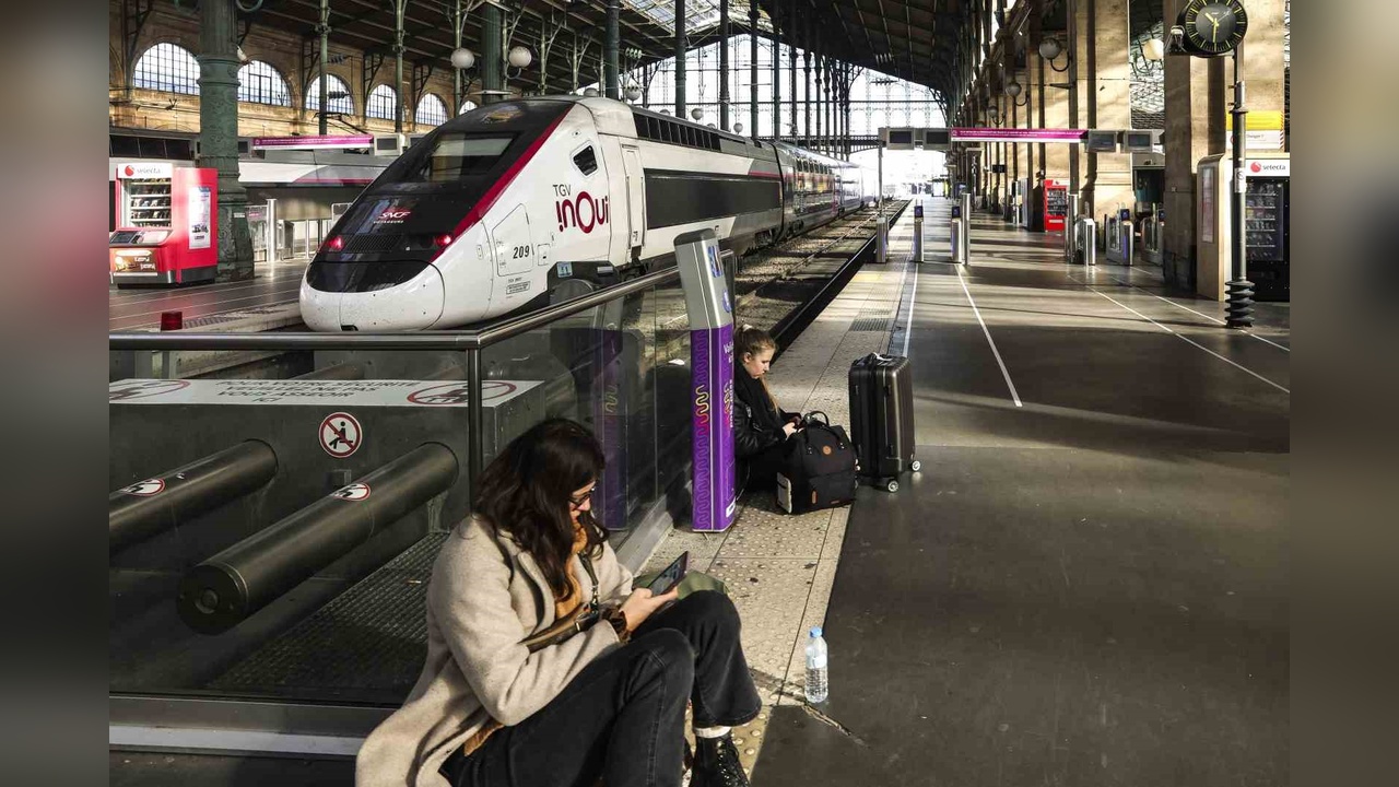 Paris'te Tarihi Bomba Bulundu