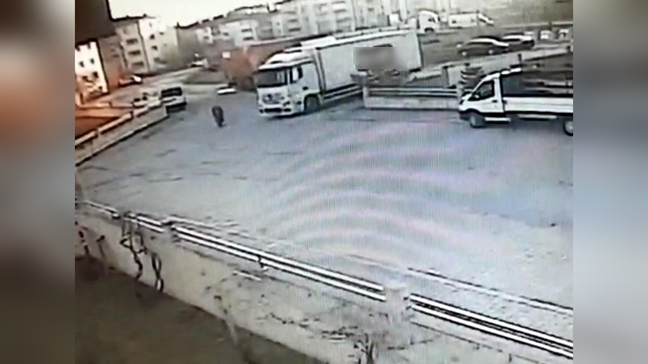 Kamyon Çarpması Sonucu Bir Kadın Hayatını Kaybetti