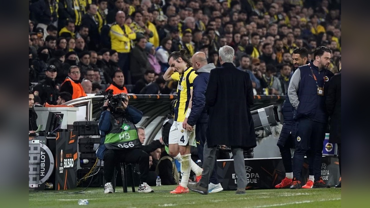 Çağlar Söyüncü'nün Sağ Arka Adalesinde Yaralanma Belirlendi