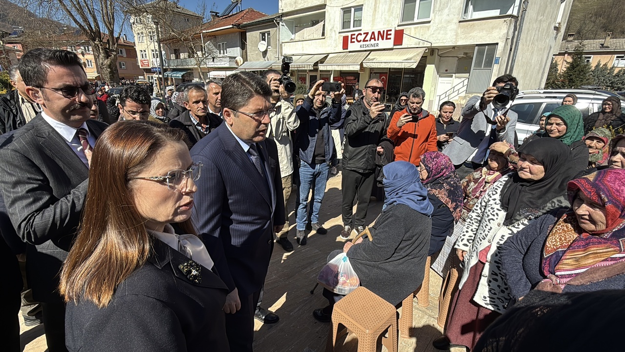 Bakan Tunç, Bartın'da Eski Belediye Başkanını Son Yolculuğuna Uğurladı