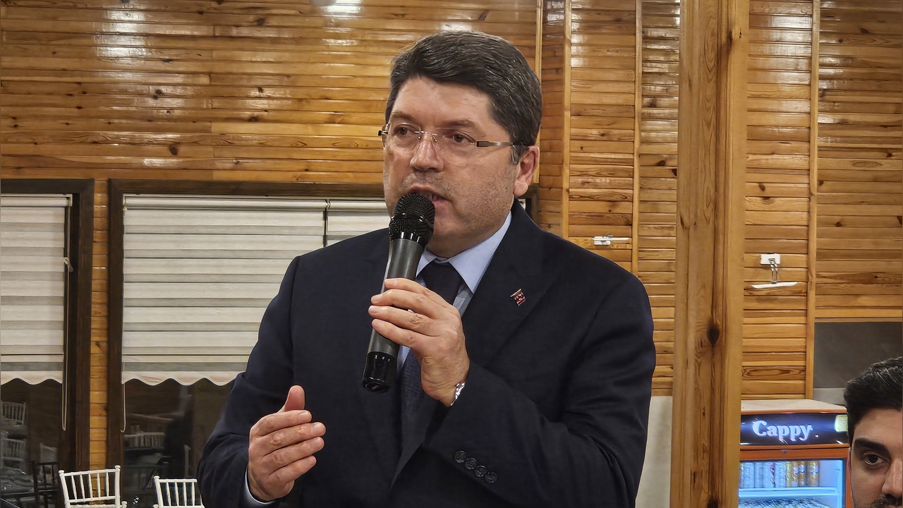 Bakan Tunç'tan Şehit Ailelerine Destek Sözü