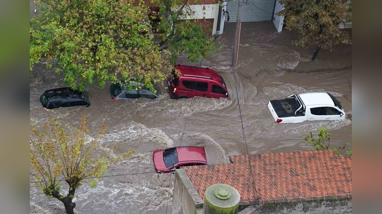 Arjantin'de Sel Felaketi: Altı Kişi Hayatını Kaybetti