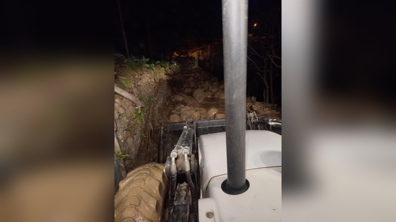 Rize'de Heyelan Nedeniyle Dört Ev Tahliye Edildi