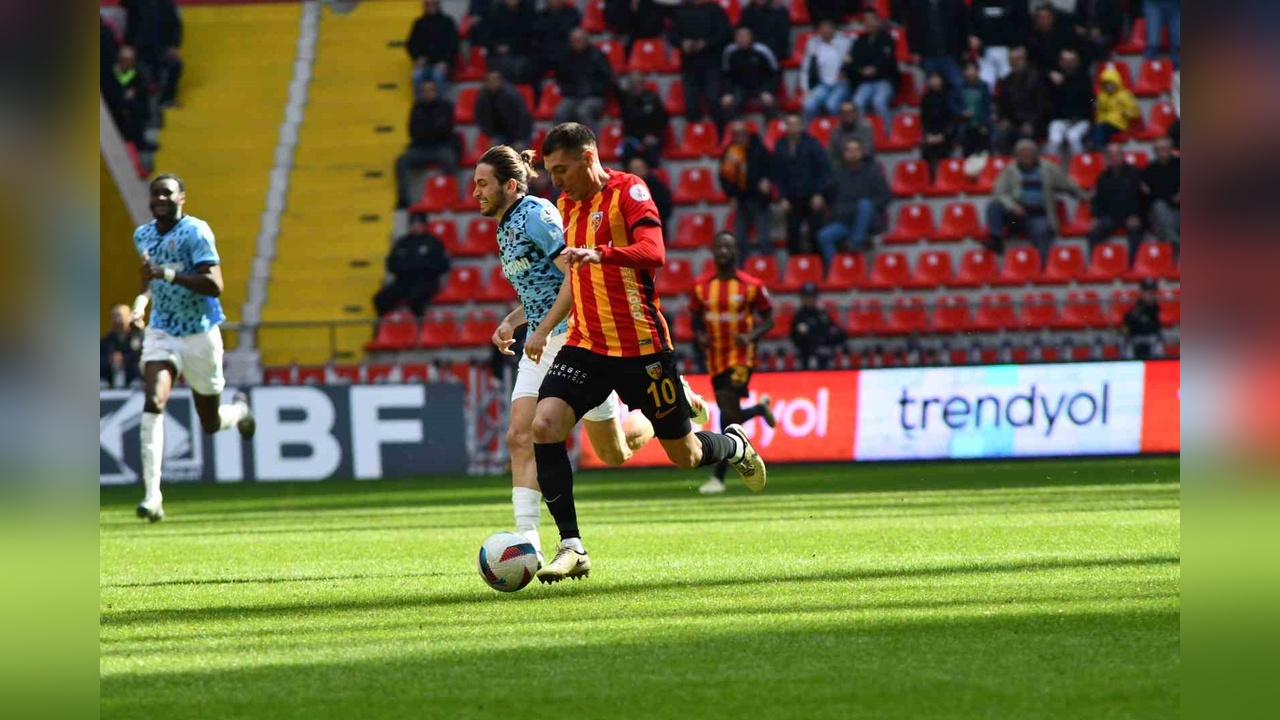 Kayserispor, Başakşehir'i 3-1 Mağlup Etti