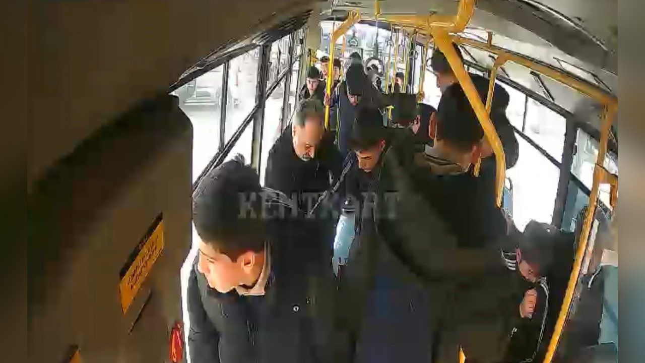 Bıçaklanan Öğrenciye Otobüs Şoföründen Hızlı Müdahale