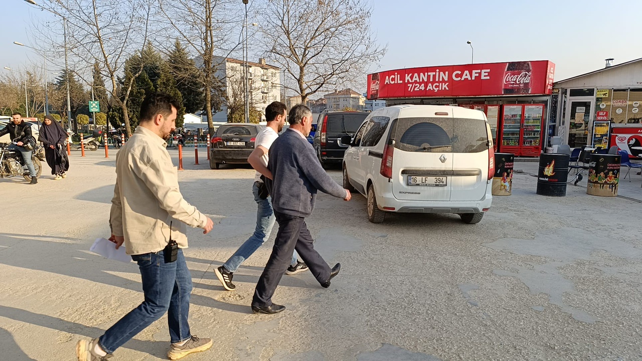 Boşanma Sürecindeki Adam, Eşini Tabancayla Takip Etti