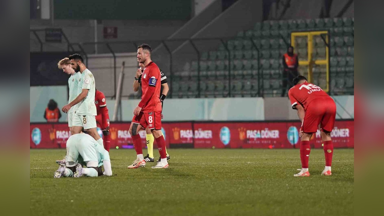 Esenler Erokspor ve Manisa FK Beraberlikte Kaldı