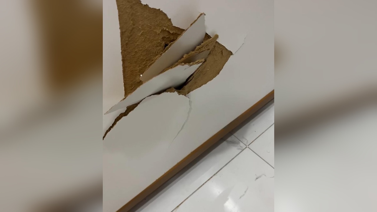 Esenyurt'ta Eski Sevgili Dehşeti: Kapıyı Kırarak İçeri Girdi