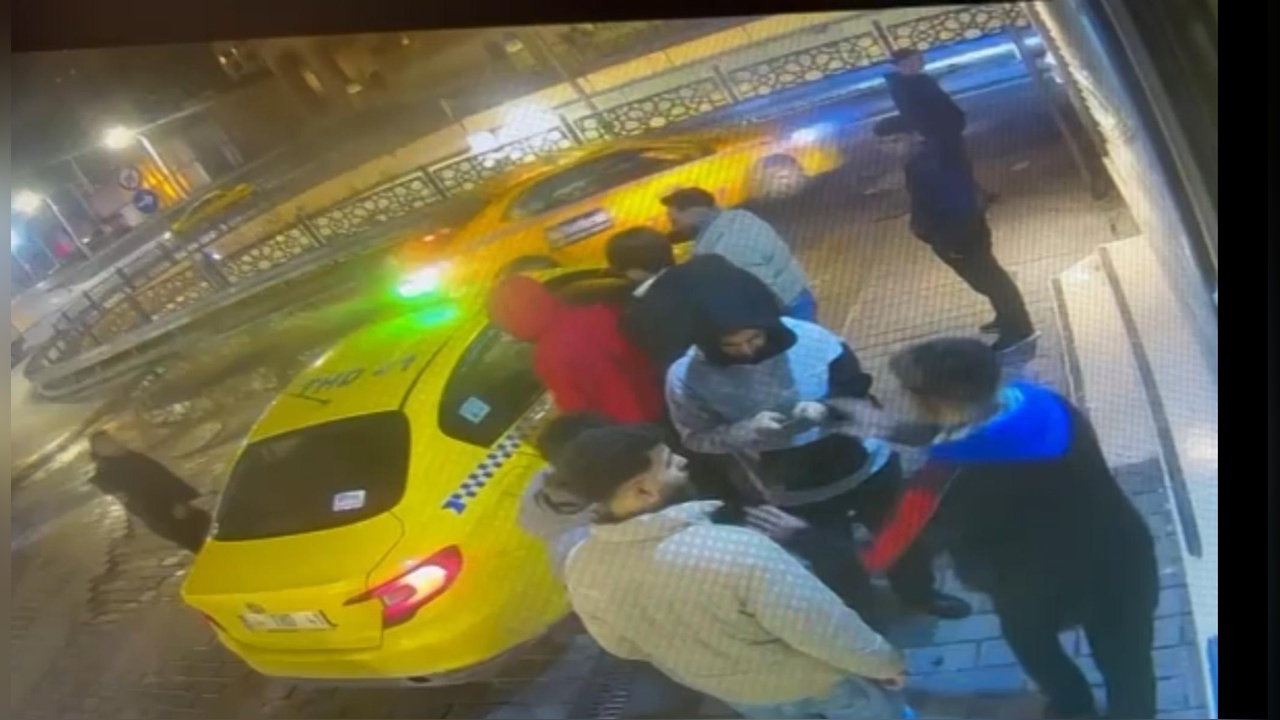 Taksim'de Çifte Kapkaç: 7 Telefon Çalındı
