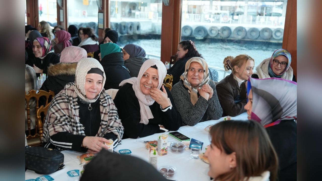 Beyoğlu'nda Kadınlar Günü İçin Boğaz Turu Düzenlendi